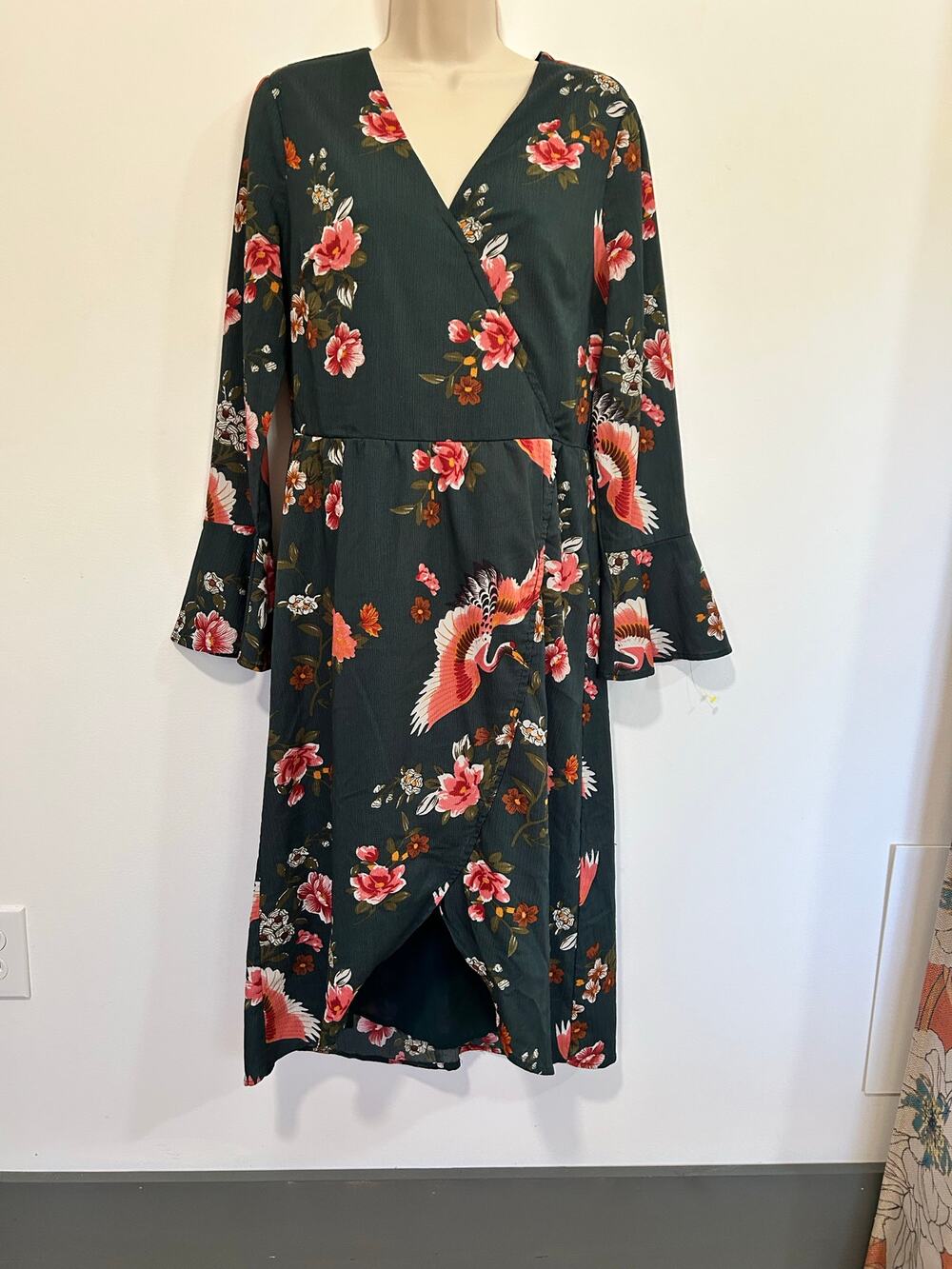 Beautiful Isla Maude Green and Coral Bird Faux Dress (M)